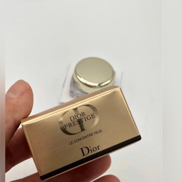 Dior Prestige Le Concentre Yeux Eye
Cream 3ml / DIOR CAPTURE DAY CREAM 5 ML - Picture 6 of 14